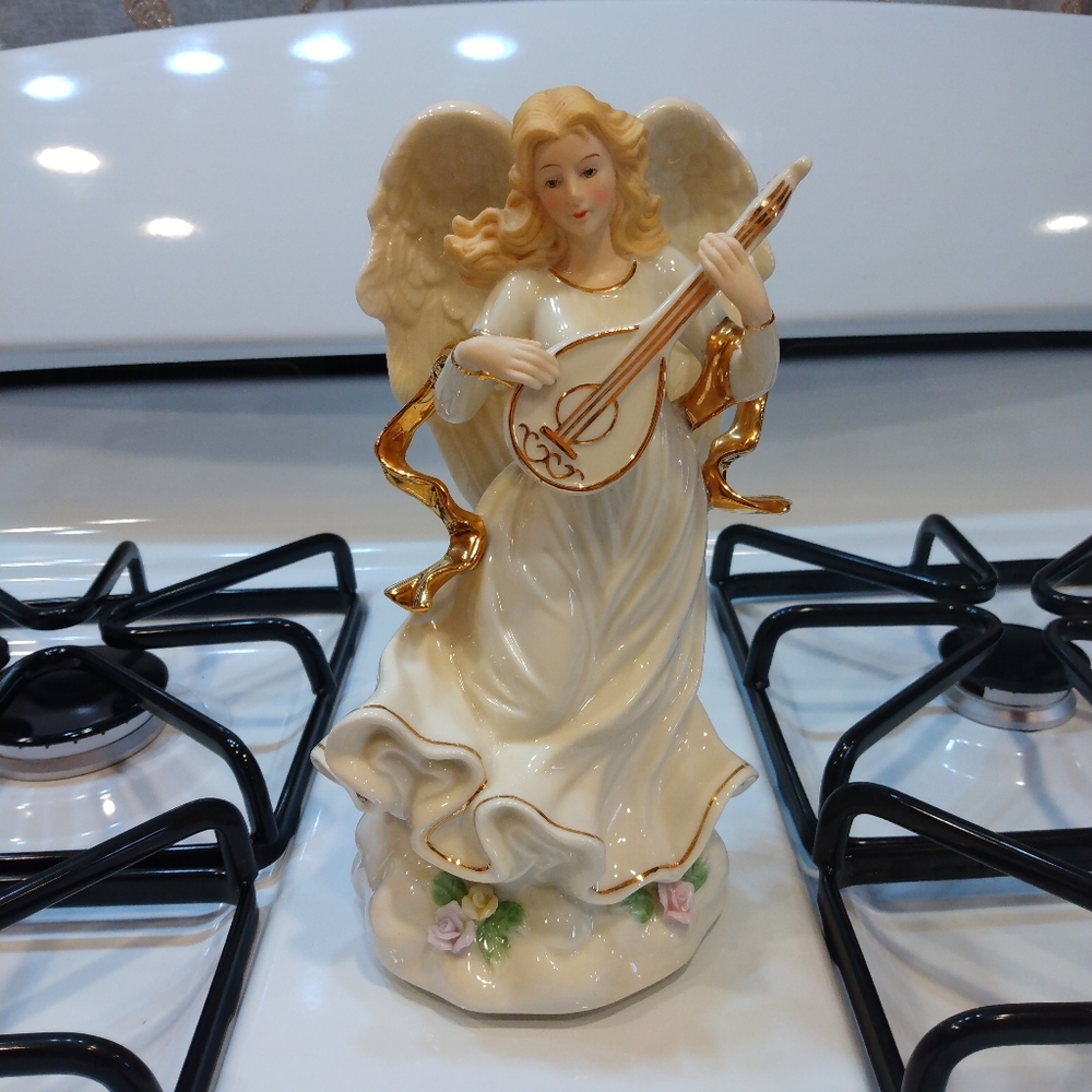 Angel figurine music box